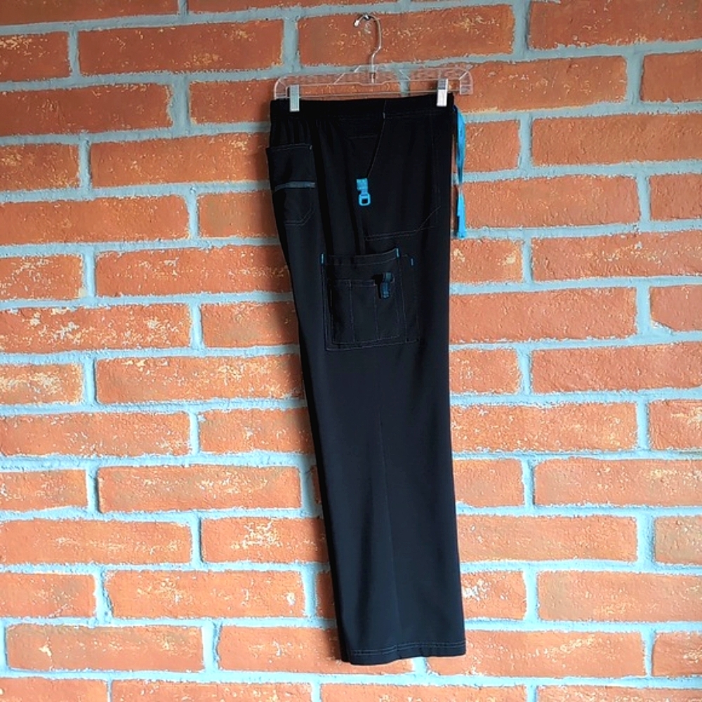 Preowned Carhartt Black Scrub Set (1) top C12110, (2) pairs bottom C52110 - Picture 4 of 14
